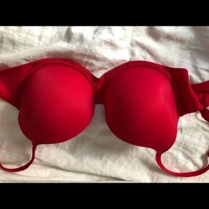 ❤️RED❤️ Victoria’s Secret Pink bra